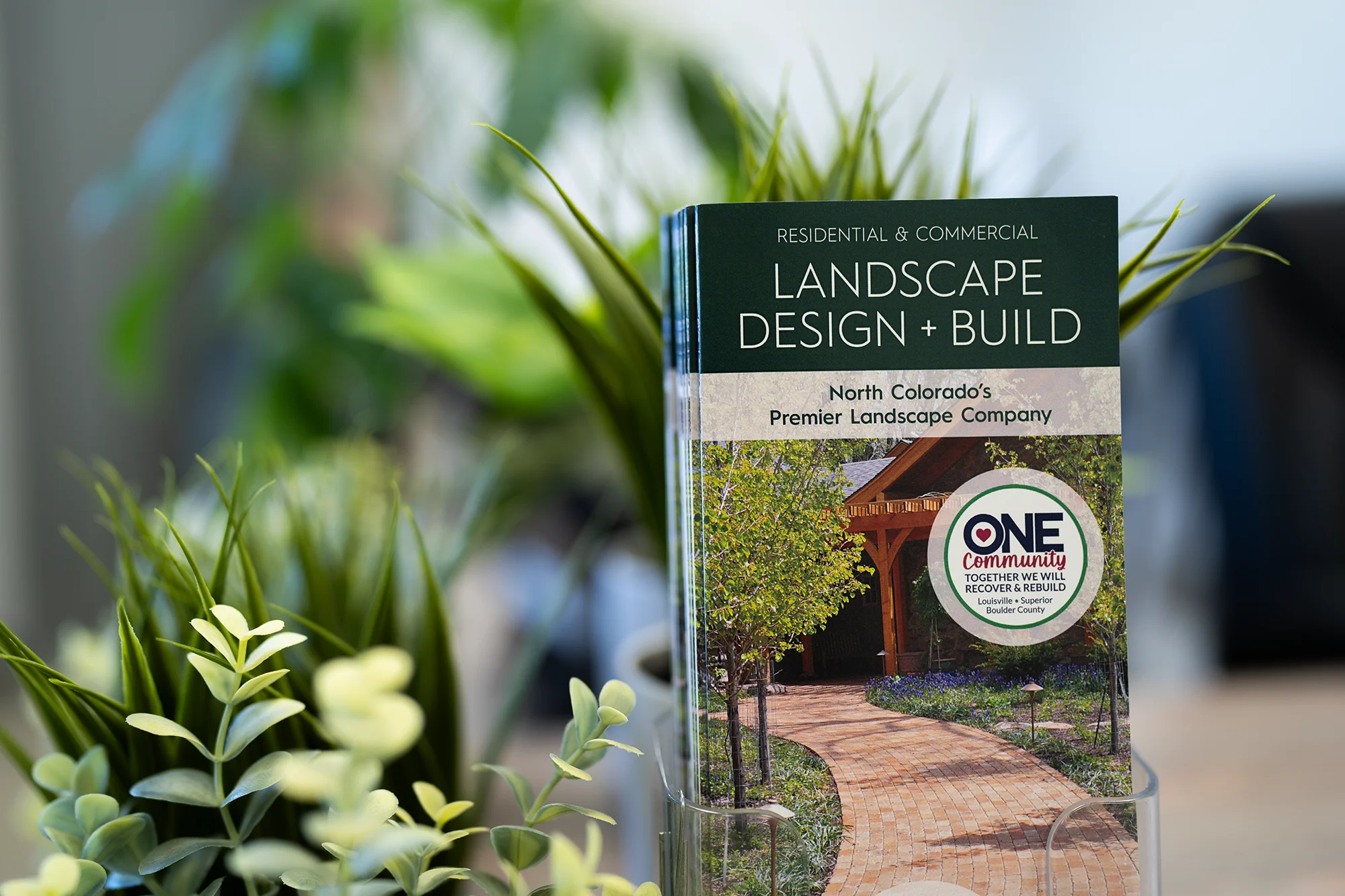 Horizon Studio: A modern, creative space for artists and designers to collaborate and bring their visions to life.